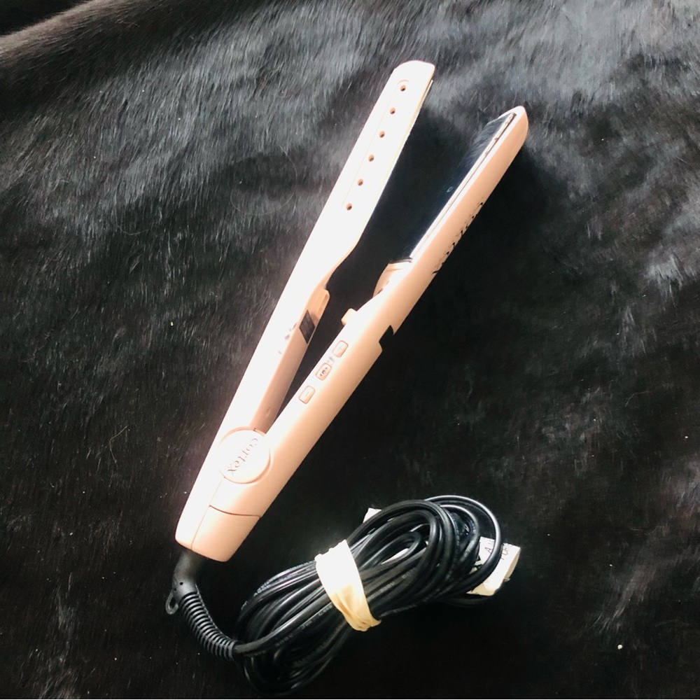 Cortex International 1 Inch Ceramic Flat Iron Ballet Pink Open Box Hair Straight